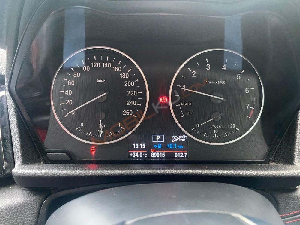 Mobil BMW 2 Series 2015