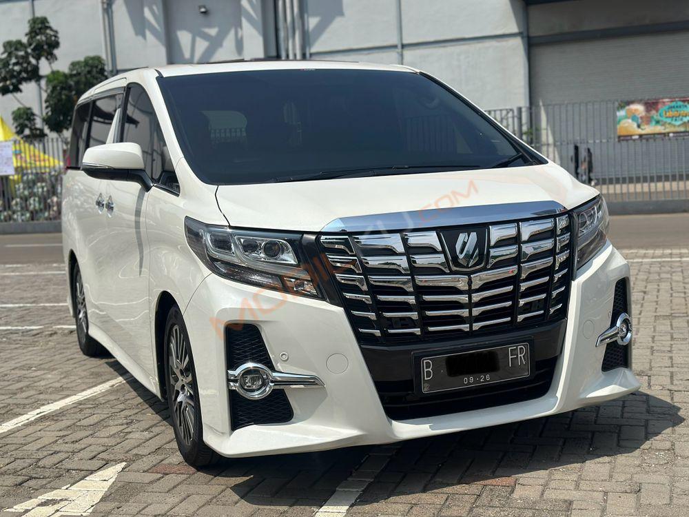 Mobil Toyota Alphard 2016