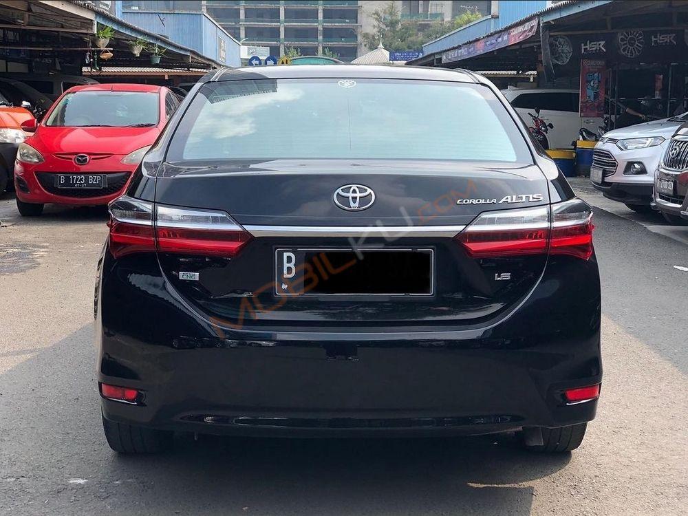 Mobil Toyota Corolla 2018