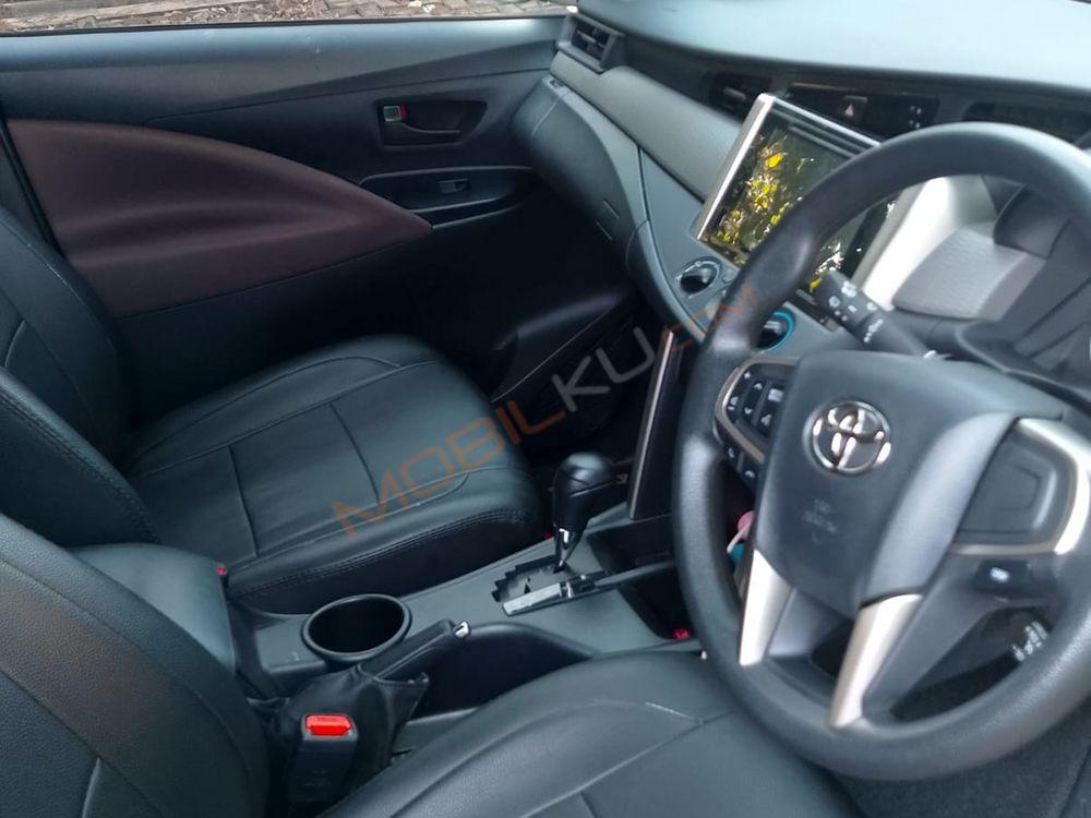 Mobil Toyota Kijang Innova 2024