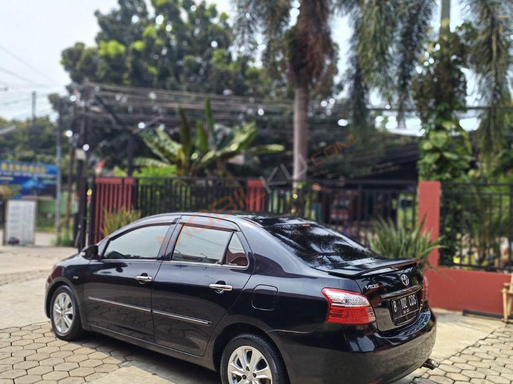 Mobil Toyota Vios 2013