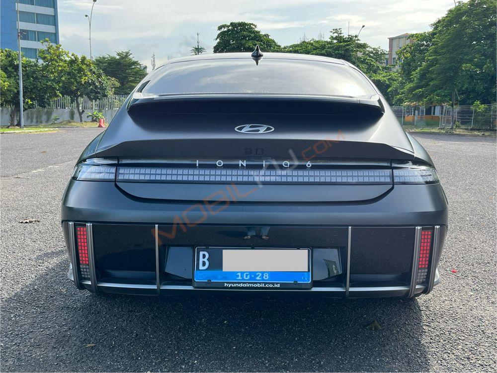 Mobil Hyundai Ioniq 6 2023