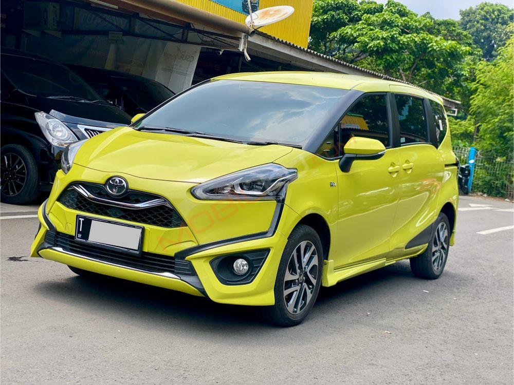 Mobil Toyota Sienta 2021