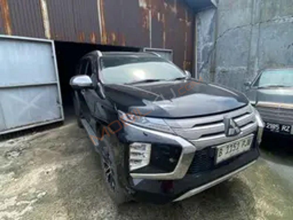 Mobil Mitsubishi Pajero Sport 2023