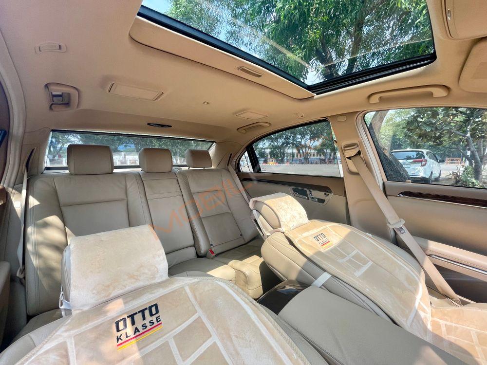 Mobil Mercedes-Benz S-Class 2011