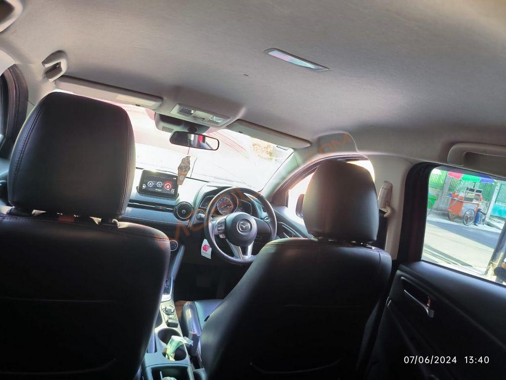 Mobil Mazda 2 Hatchback 2016