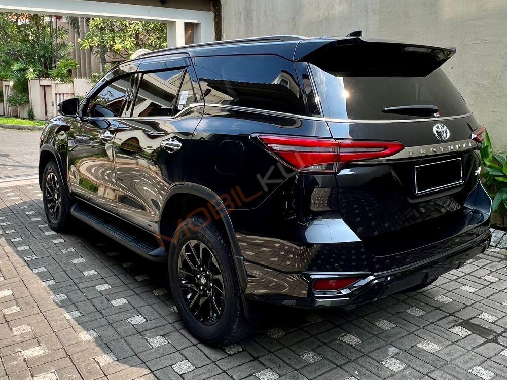 Mobil Toyota Fortuner 2022