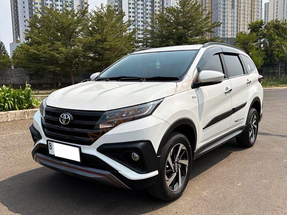 Mobil Toyota Rush 2018