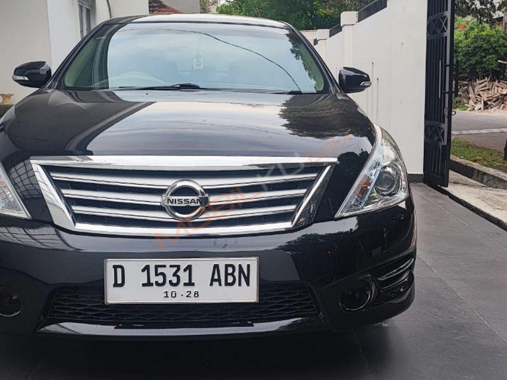 Mobil Nissan Teana 2013