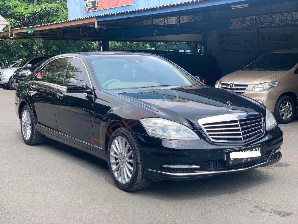 Mobil Mercedes-Benz S-Class 2011