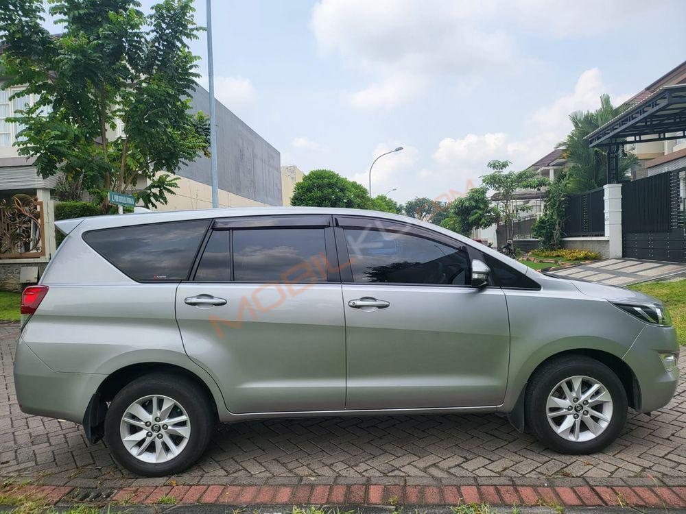 Mobil Toyota Kijang Innova 2016