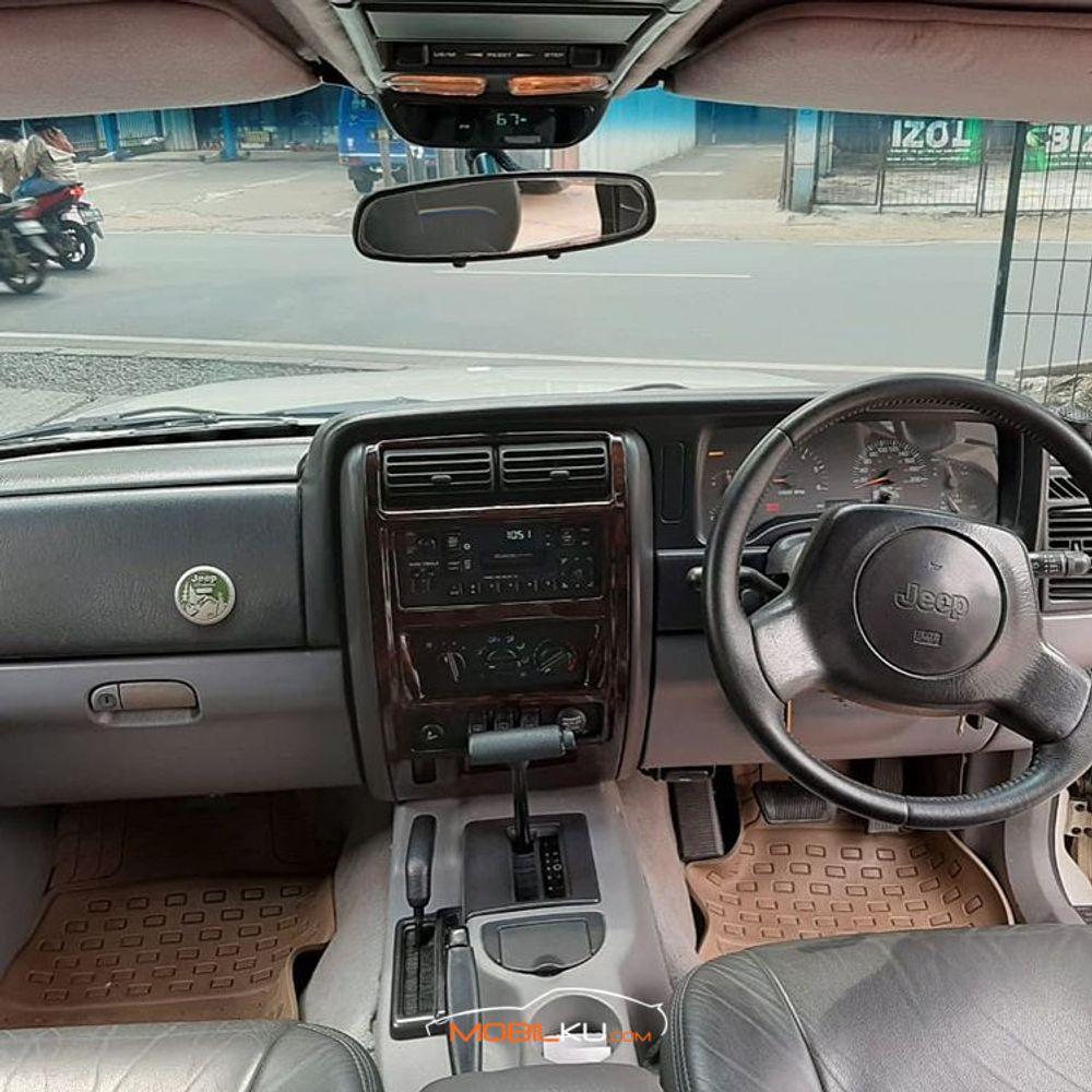Mobil Jeep Cherokee 1998