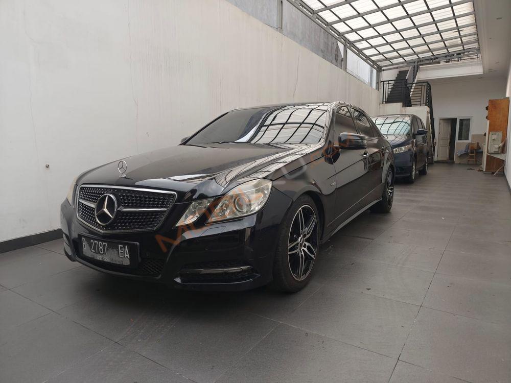 Mobil Mercedes-Benz E-Class 2011