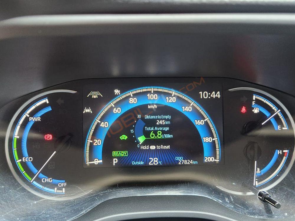 Mobil Toyota Kijang Innova Zenix 2023