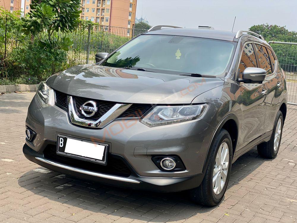 Mobil Nissan X-Trail 2015
