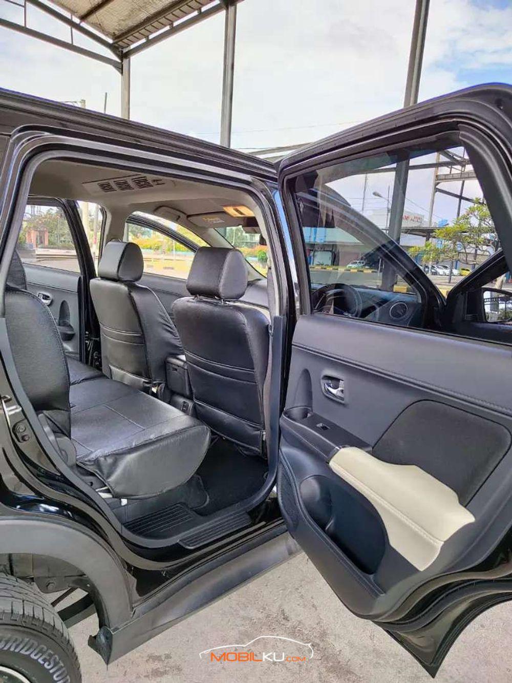 Mobil Toyota Rush 2018