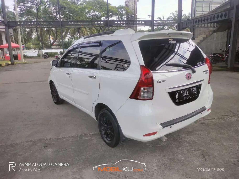 Mobil Daihatsu Xenia 2013