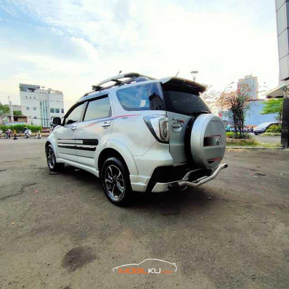 Mobil Toyota Rush 2016