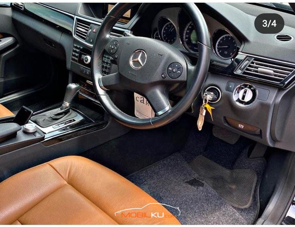 Mobil Mercedes-Benz E-Class 2010