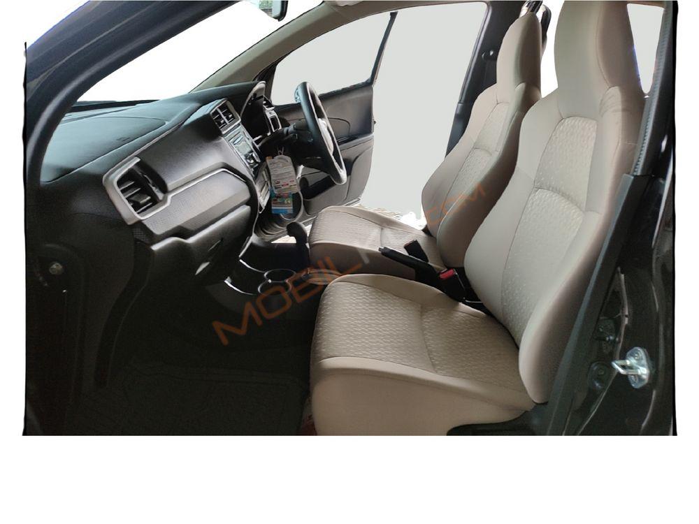 Mobil Honda Brio 2022