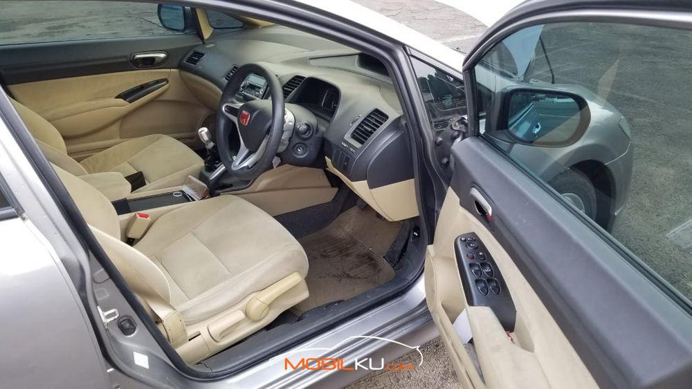 Mobil Honda Civic Sedan 2008