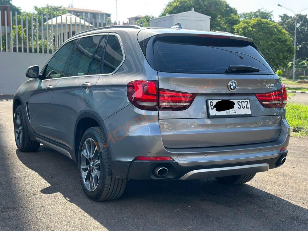 Mobil BMW X5 2015