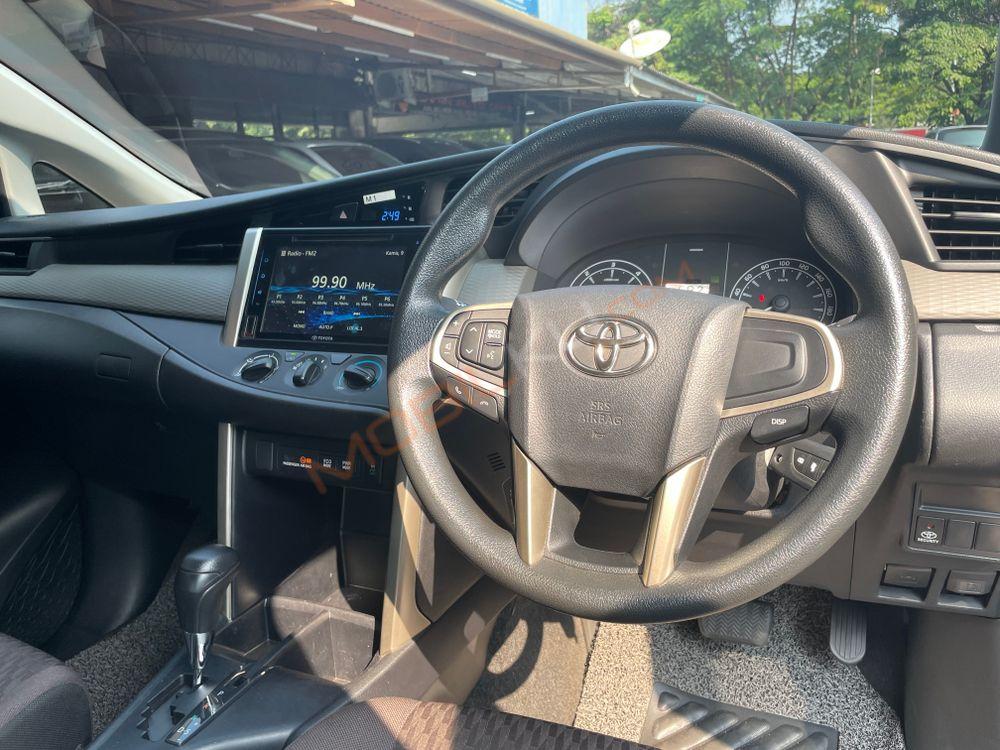 Mobil Toyota Kijang Innova 2022