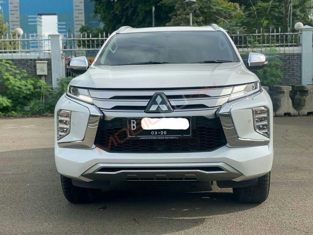 Mobil Mitsubishi Pajero 2021