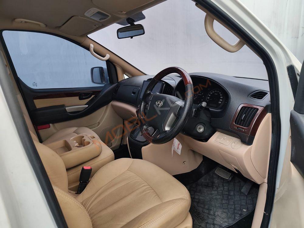 Mobil Hyundai H-1 2016