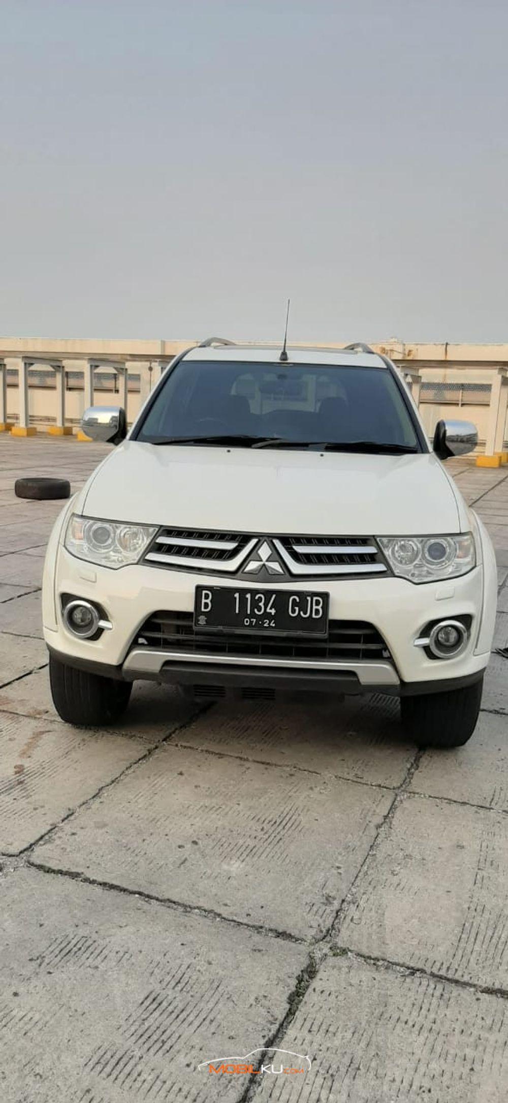 Mobil Mitsubishi Pajero Sport 2014
