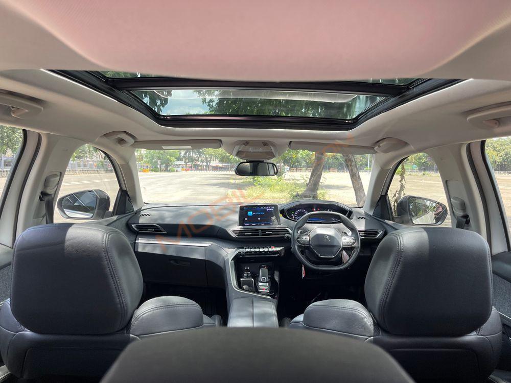 Mobil Peugeot 3008 2020