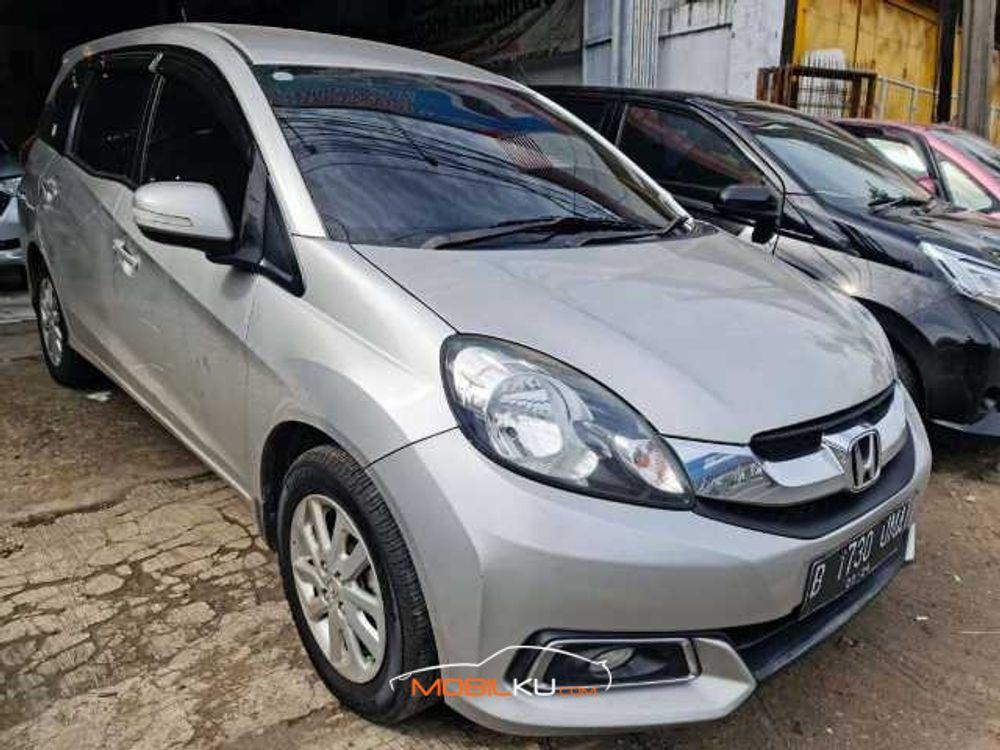 Mobil Honda Mobilio 2014