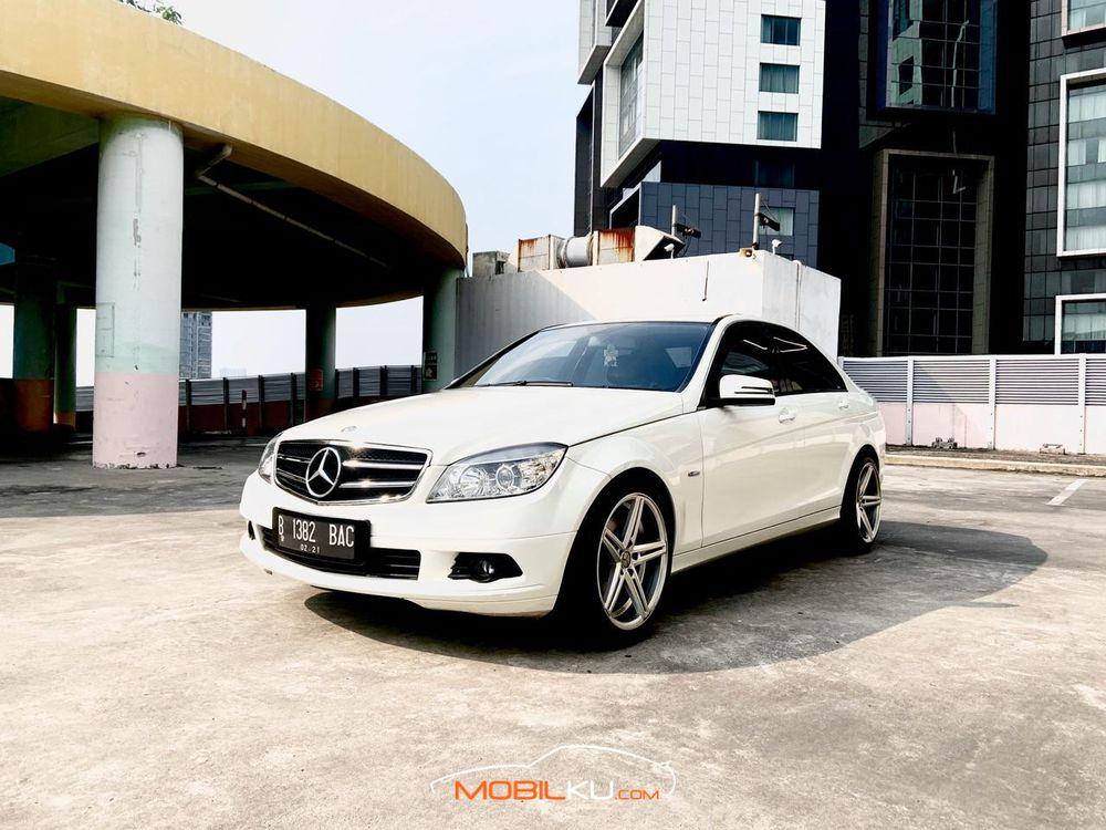 Mobil Mercedes-Benz C-Class 2011