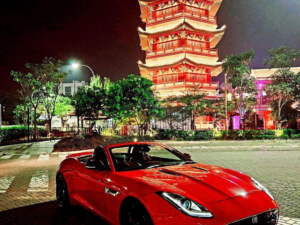 Mobil Jaguar F-Type 2014