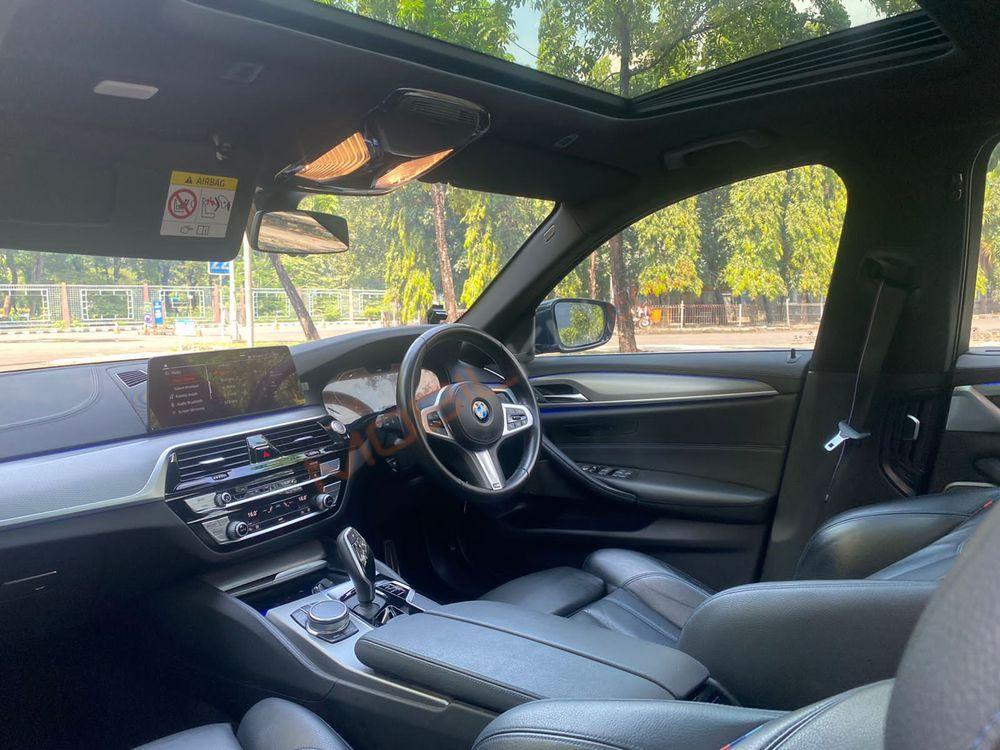 Mobil BMW 5 Series 2020