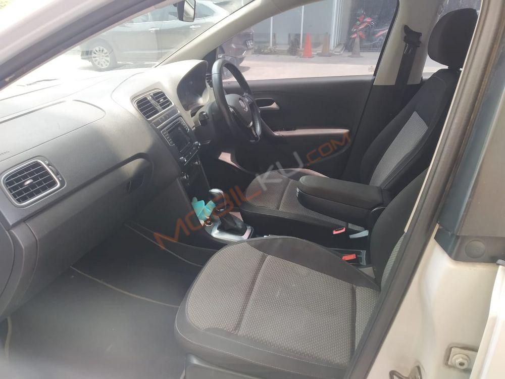 Mobil Volkswagen Polo 2017