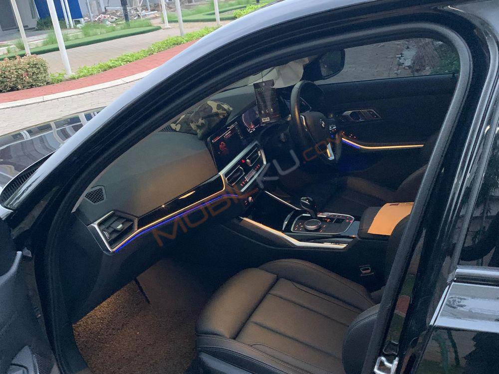 Mobil BMW 3 Series 2022