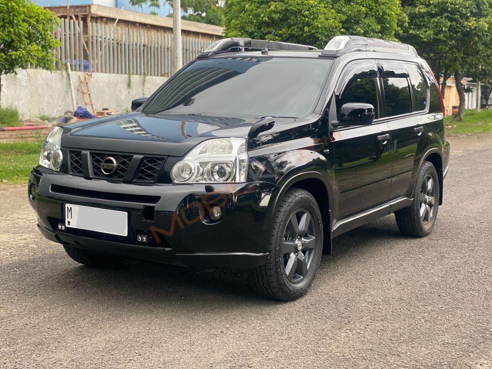 Mobil Nissan X-Trail 2008