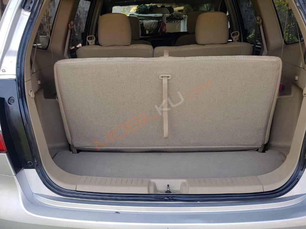 Mobil Nissan Grand Livina 2015