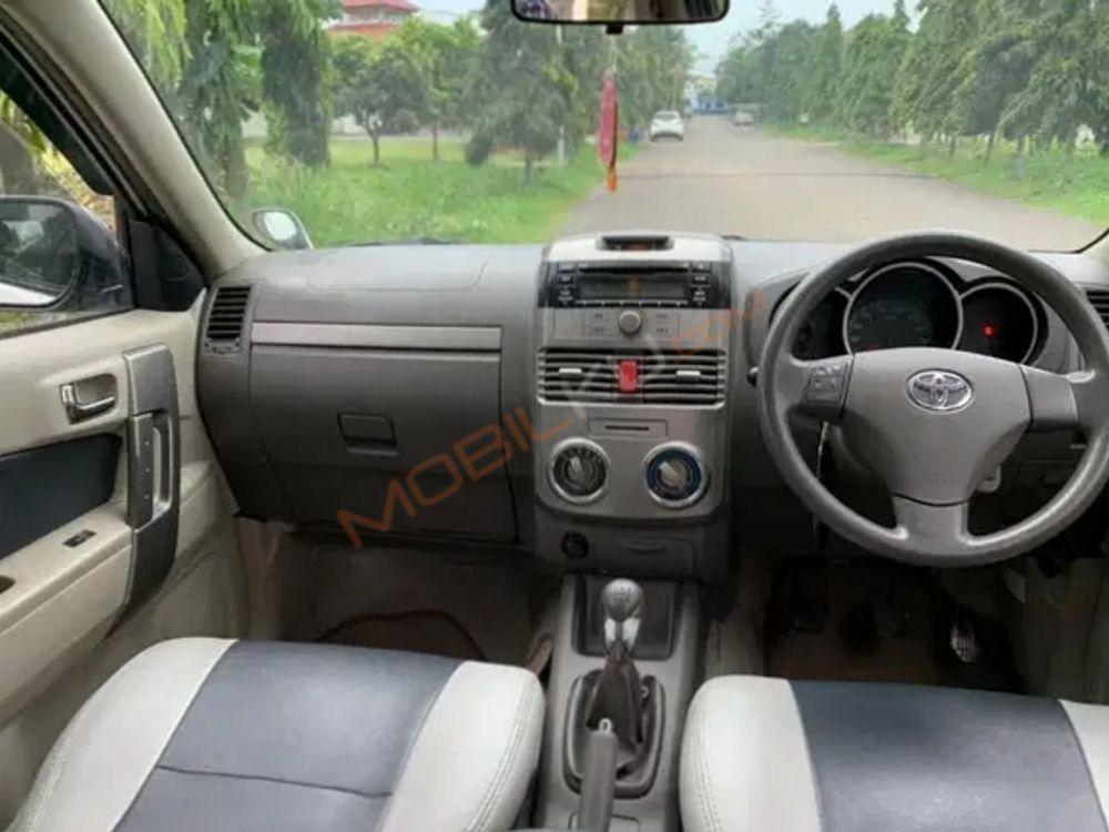 Mobil Toyota Rush 2013