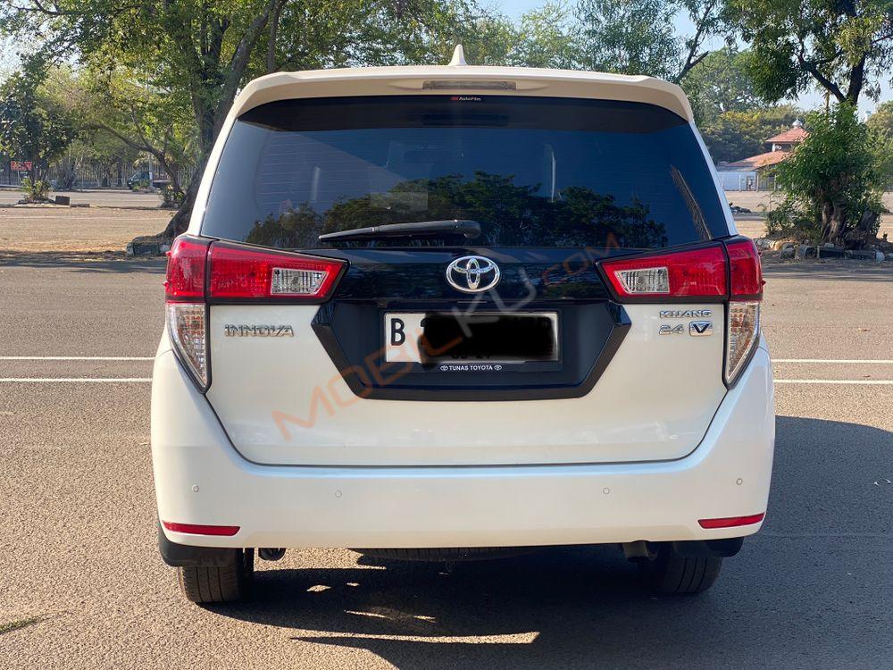 Mobil Toyota Kijang Innova 2022