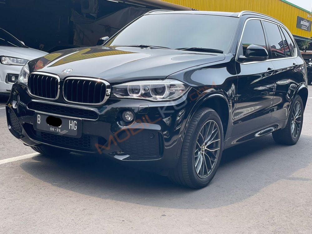 Mobil BMW X5 2015