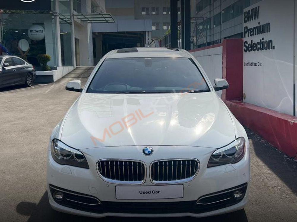 Mobil BMW 5 Series 2016