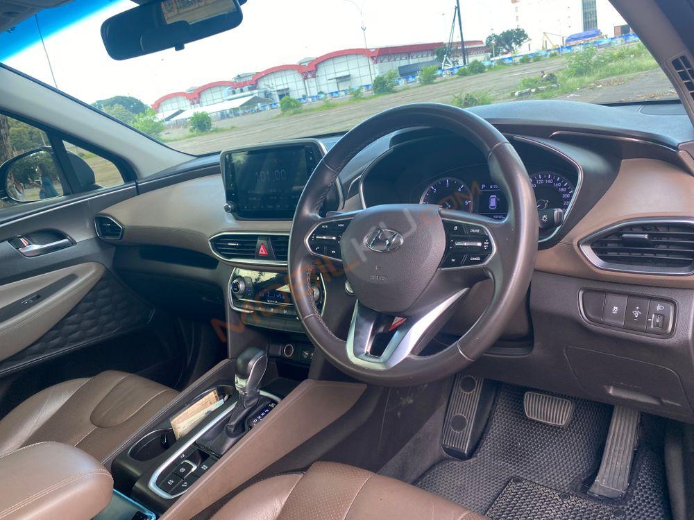 Mobil Hyundai Santa Fe 2018