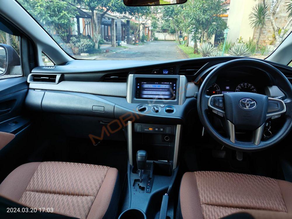 Mobil Toyota Kijang Innova 2017