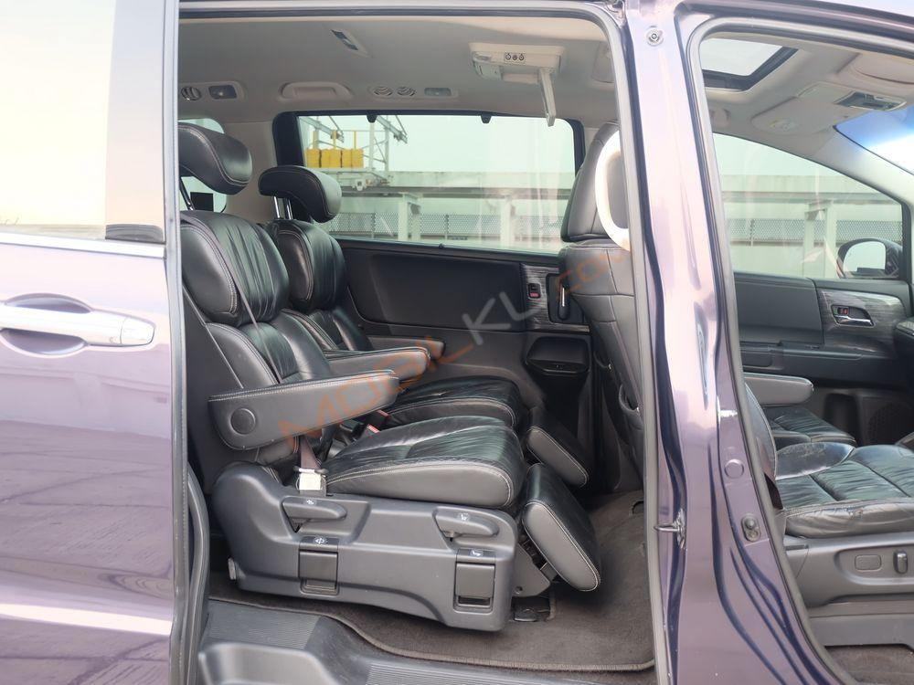 Mobil Honda Odyssey 2014