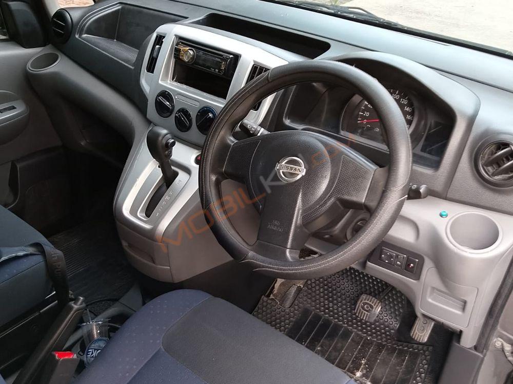 Mobil Nissan Evalia 2013