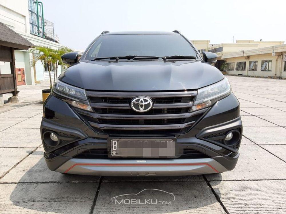 Mobil Toyota Rush 2018