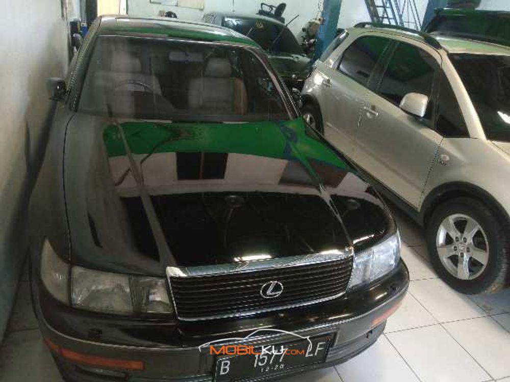 Mobil Lexus GS 1993
