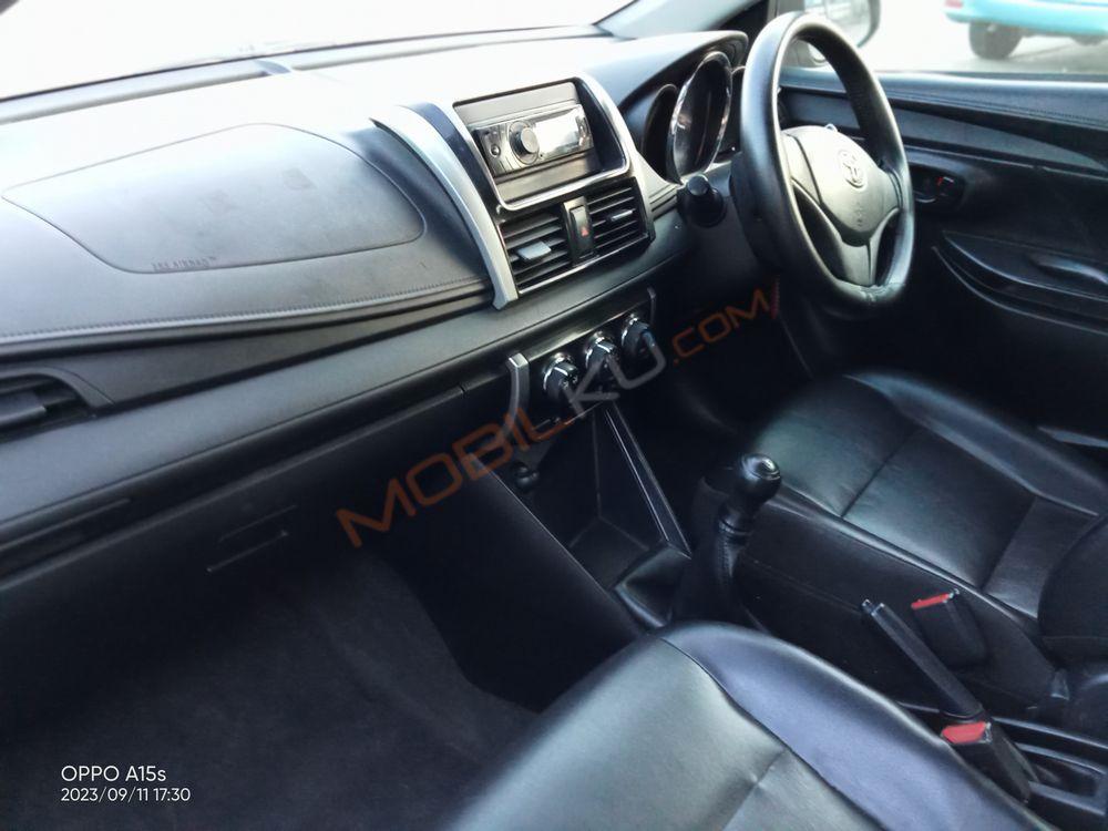 Mobil Toyota Limo 2014